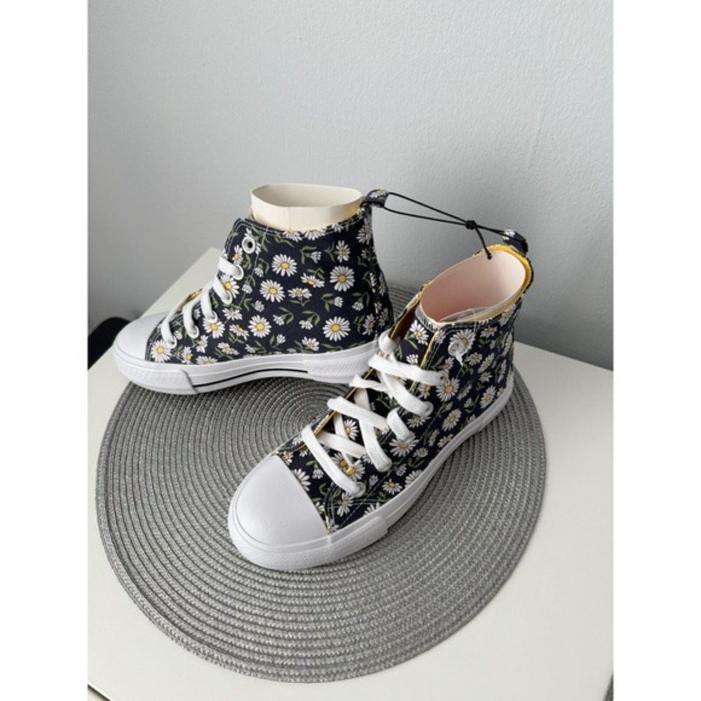 Wonder Nation Platform High Top Sneackers